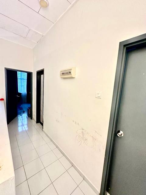 Nusa Sentral - Double Storey Terrace / Renovated Unit / Good Condition - Thumbnail 6