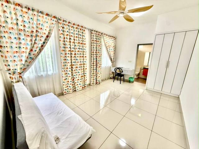 Horizon Hills (The Greens) - Double Storey Superlink / Corner Lot with Extra Land / Renovated & Furnished - Thumbnail 6
