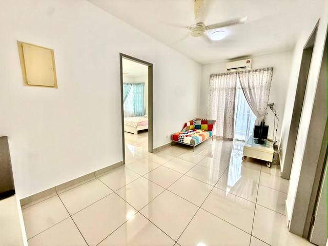 Horizon Hills (The Greens) - Double Storey Superlink / Corner Lot with Extra Land / Renovated & Furnished - Thumbnail 8