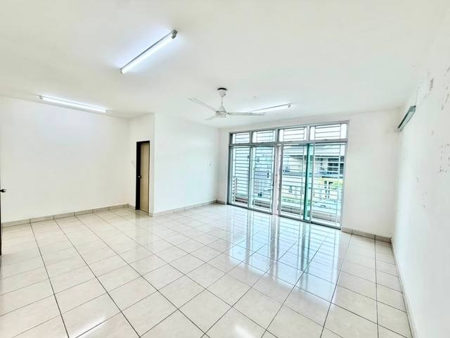 Bandar Uda Utama - Double Storey Terrace / End Lot with Bigger Land / Gated & Guarded - Thumbnail 5