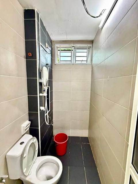 Bandar Uda Utama - Double Storey Terrace / End Lot with Bigger Land / Gated & Guarded - Thumbnail 12