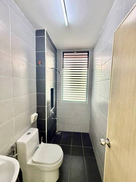 Bandar Uda Utama - Double Storey Terrace / End Lot with Bigger Land / Gated & Guarded - Thumbnail 13
