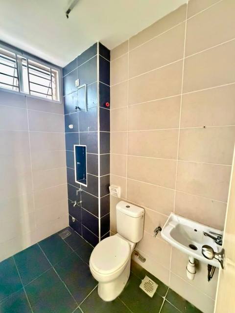 Bandar Uda Utama - Double Storey Terrace / End Lot with Bigger Land / Gated & Guarded - Thumbnail 14