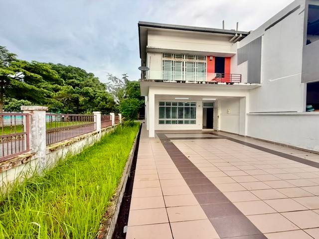 Bandar Uda Utama - Double Storey Terrace / End Lot with Bigger Land / Gated & Guarded - Thumbnail 15