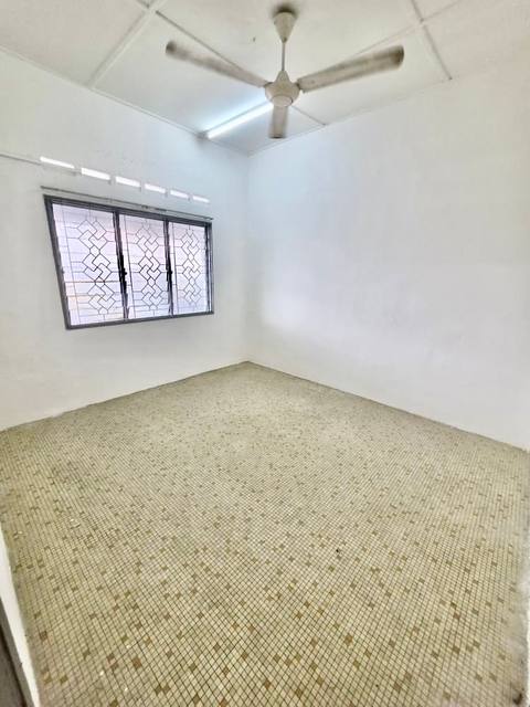 Taman Sri Tebrau - Single Storey Terrace / 15mins to CIQ / Great Investment Choice - Thumbnail 5
