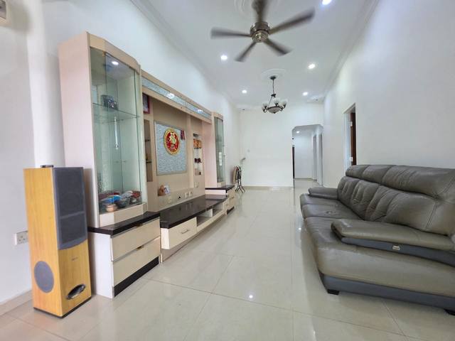 Nusa Jaya Mas - Single Storey Terrace / Fully Renovated / Good Condition