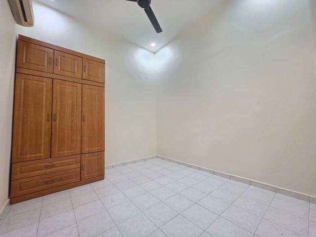 Nusa Jaya Mas - Single Storey Terrace / Fully Renovated / Good Condition - Thumbnail 3