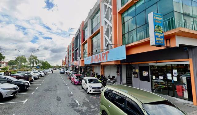 Bandar Uda Utama - Double Storey Shop Lot / Facing Main Road High Exposure - Thumbnail 2