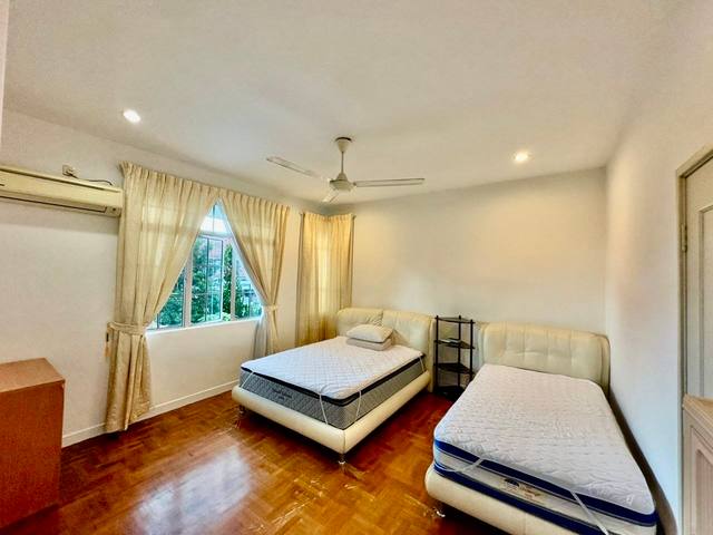 Pelangi Indah - Double Storey Semi Detached / Renovated Unit / Well Condition - Thumbnail 5