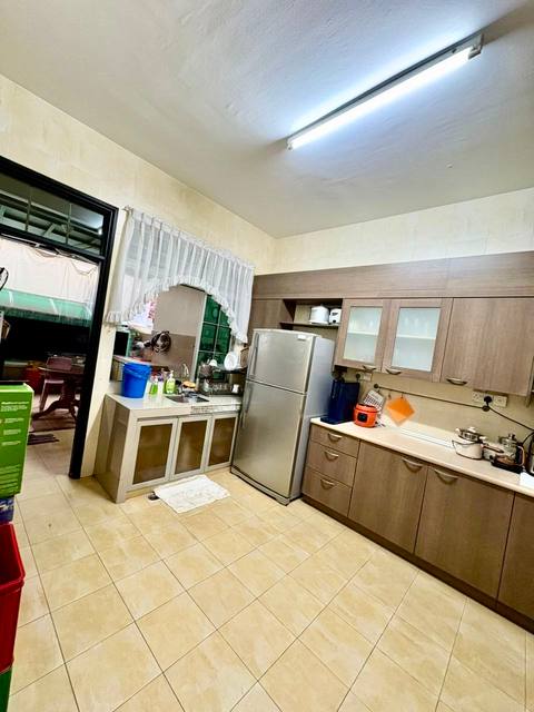 Pelangi Indah - Double Storey Semi Detached / Renovated Unit / Well Condition - Thumbnail 10