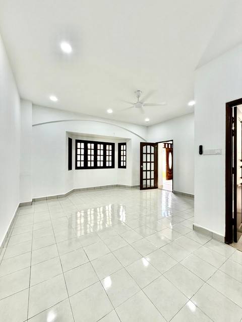Impian Emas - Double Storey Semi Detached / Whole Unit Fully Extended - Thumbnail 4