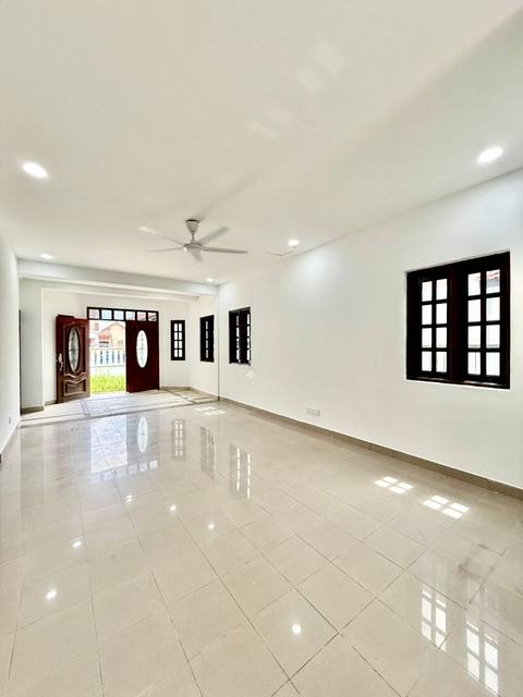 Impian Emas - Double Storey Semi Detached / Whole Unit Fully Extended - Thumbnail 5
