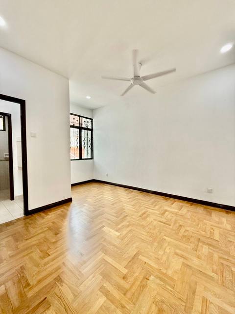 Impian Emas - Double Storey Semi Detached / Whole Unit Fully Extended - Thumbnail 10