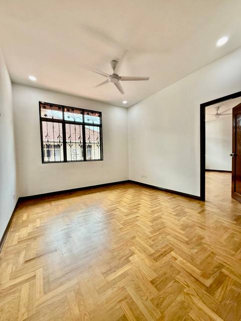 Impian Emas - Double Storey Semi Detached / Whole Unit Fully Extended - Thumbnail 11