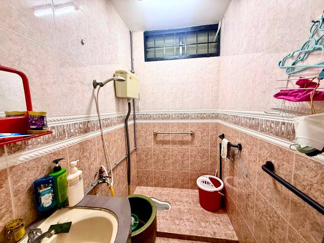 Skudai Tun Aminah - Single Storey Terrace / Renovated Unit / Good Condition - Thumbnail 10