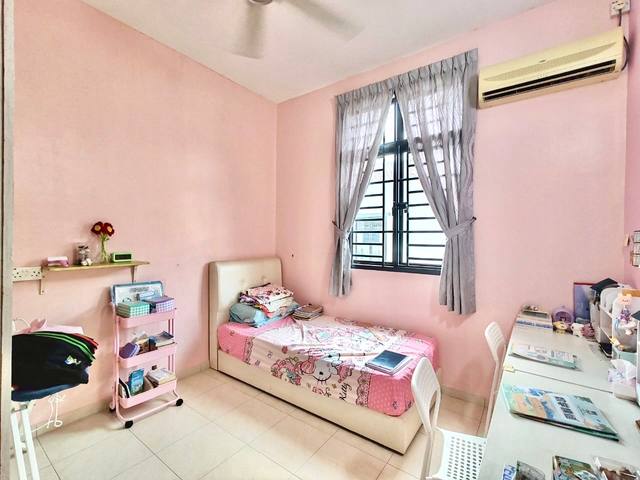 Bukit Indah - Double Storey Terrace / Good Condition / Gated & Guarded - Thumbnail 6