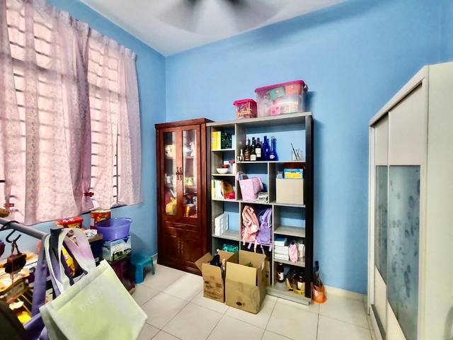 Bukit Indah - Double Storey Terrace / Good Condition / Gated & Guarded - Thumbnail 9