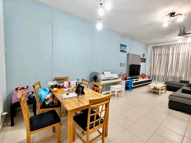 Bukit Indah - Double Storey Terrace / Good Condition / Gated & Guarded - Thumbnail 10