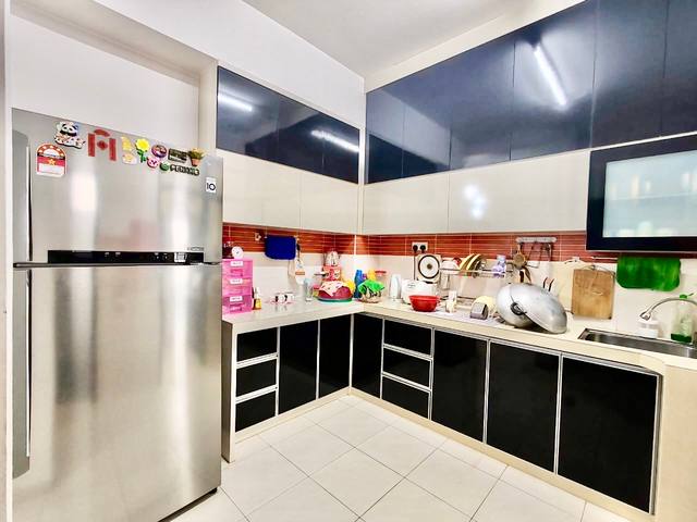 Bukit Indah - Double Storey Terrace / Good Condition / Gated & Guarded - Thumbnail 11