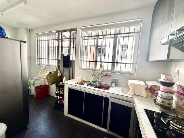 Horizon Hills (Golf East) - Double Storey Terrace / Big Size Renovated Unit / Furnished & Move In Condition  - Thumbnail 9