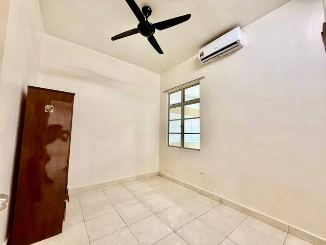 Austin Perdana - Double Storey Terrace / Corner Lot with 16ft Extra Land / Gated & Guarded - Thumbnail 10