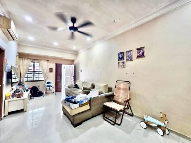 Johor Jaya - Single Storey Terrace / Renovated & Clean Unit / 10 mins to Permas Jaya  - Thumbnail 2