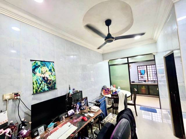 Johor Jaya - Single Storey Terrace / Renovated & Clean Unit / 10 mins to Permas Jaya  - Thumbnail 4