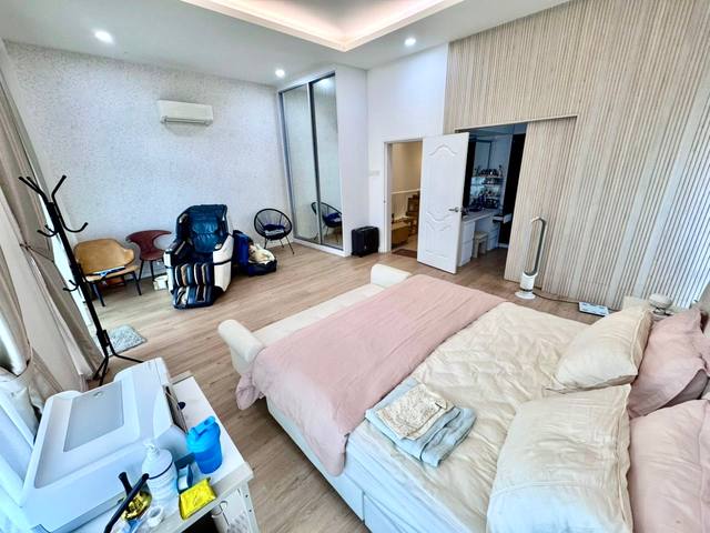 Nusa Sentral - Three Storey Cluster / Modern Style Renovation / 20mins to Tuas - Thumbnail 6