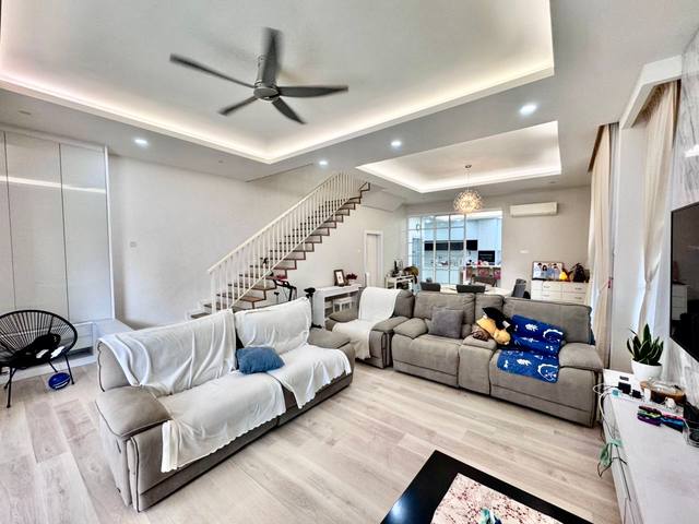 Nusa Sentral - Three Storey Cluster / Modern Style Renovation / 20mins to Tuas - Thumbnail 2