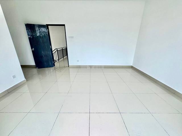 Austin Duta - Double Storey Terrace / Rare Super Large Corner Unit / Brand New Subsale  - Thumbnail 7