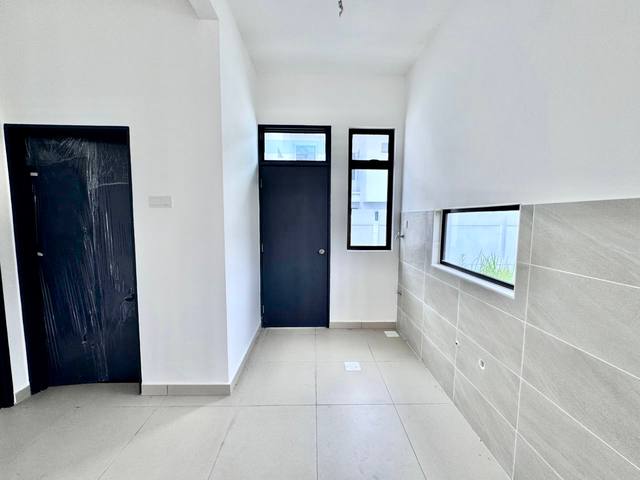 Austin Duta - Double Storey Terrace / Rare Super Large Corner Unit / Brand New Subsale  - Thumbnail 12