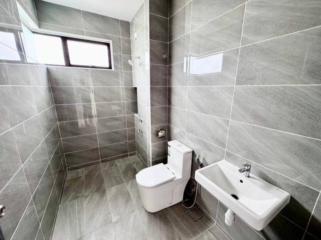 Austin Duta - Double Storey Terrace / Rare Super Large Corner Unit / Brand New Subsale  - Thumbnail 13