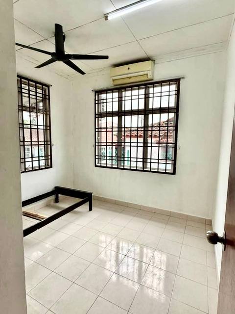 Bandar Uda Utama - Single Storey Terrace / End Lot with Extra Land / Basic Renovation - Thumbnail 4