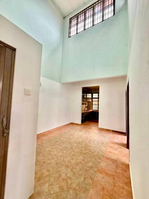 Bandar Uda Utama - Single Storey Terrace / End Lot with Extra Land / Basic Renovation - Thumbnail 7
