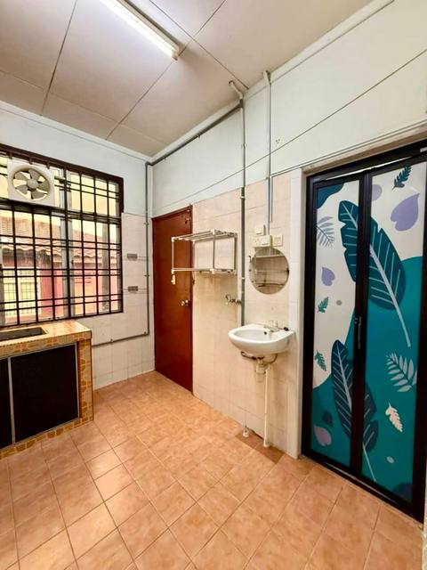 Bandar Uda Utama - Single Storey Terrace / End Lot with Extra Land / Basic Renovation - Thumbnail 9