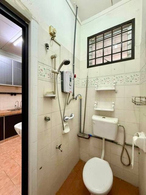 Bandar Uda Utama - Single Storey Terrace / End Lot with Extra Land / Basic Renovation - Thumbnail 11