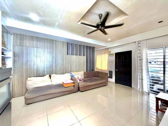 Setia Indah - Double Storey Terrace End Lot / Kitchen & Upper Bedroom Extended / Gated & Guarded - Thumbnail 2
