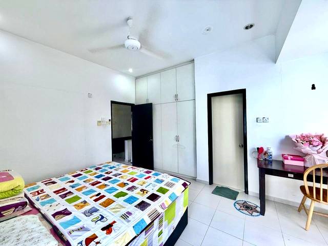 Setia Indah - Double Storey Terrace End Lot / Kitchen & Upper Bedroom Extended / Gated & Guarded - Thumbnail 4