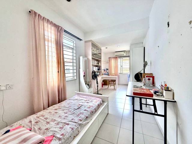 Setia Indah - Double Storey Terrace End Lot / Kitchen & Upper Bedroom Extended / Gated & Guarded - Thumbnail 5