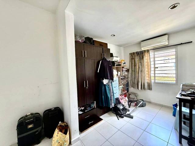 Setia Indah - Double Storey Terrace End Lot / Kitchen & Upper Bedroom Extended / Gated & Guarded - Thumbnail 9