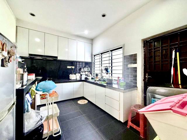 Setia Indah - Double Storey Terrace End Lot / Kitchen & Upper Bedroom Extended / Gated & Guarded - Thumbnail 12