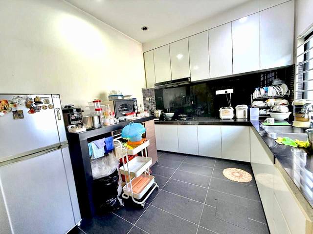 Setia Indah - Double Storey Terrace End Lot / Kitchen & Upper Bedroom Extended / Gated & Guarded - Thumbnail 13