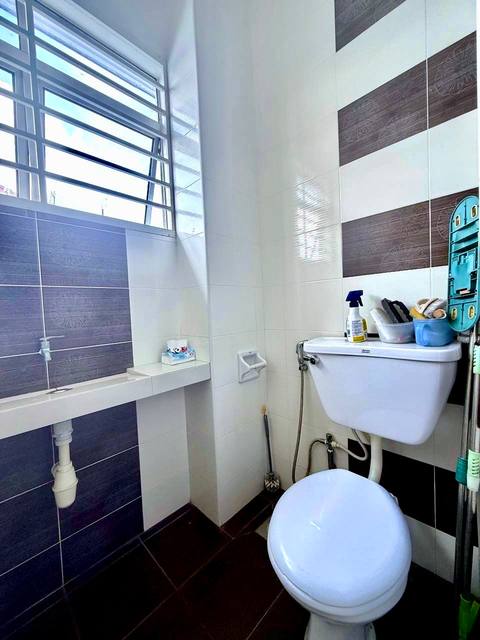 Setia Indah - Double Storey Terrace End Lot / Kitchen & Upper Bedroom Extended / Gated & Guarded - Thumbnail 14