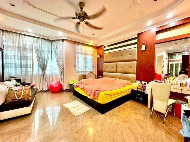 Sutera Utama - Double Storey Terrace / Rare Big Unit / Renovated with MBJB Approval - Thumbnail 2