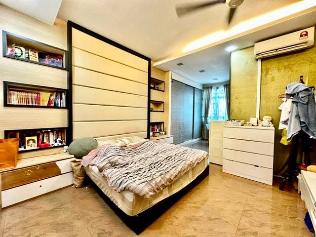 Sutera Utama - Double Storey Terrace / Rare Big Unit / Renovated with MBJB Approval - Thumbnail 3