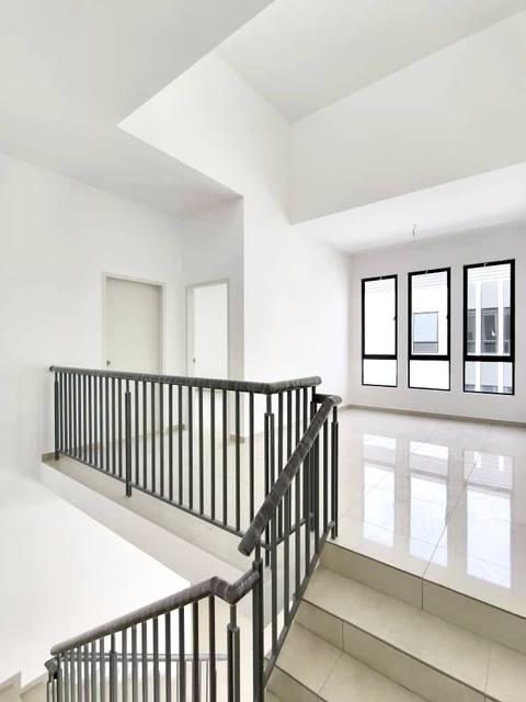 Desa Tebrau - Double Storey Terrace / End Lot with Extra Land / Brand New Subsale - Thumbnail 10