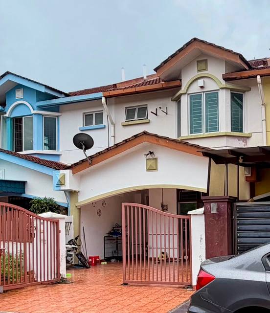 Nusa Bestari - Double Storey Terrace / Kitchen Extended / Near TF Mall