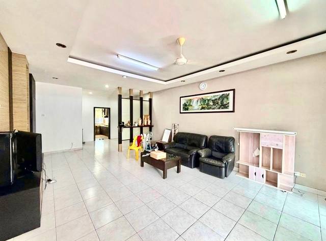 Nusa Bestari - Double Storey Terrace / Kitchen Extended / Near TF Mall - Thumbnail 2