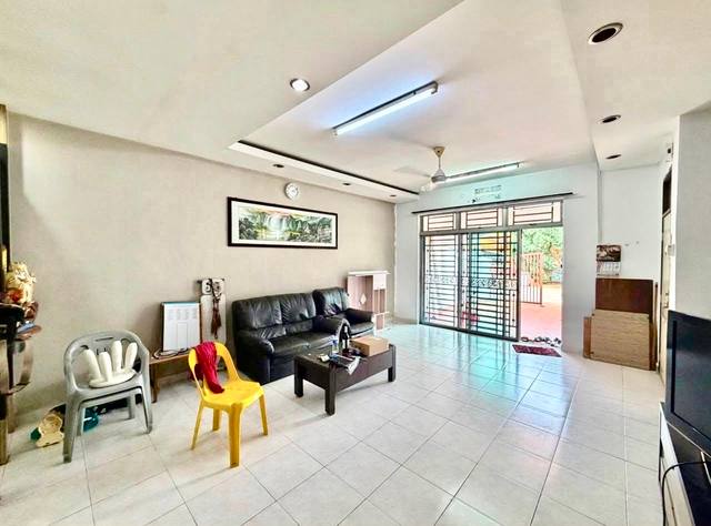 Nusa Bestari - Double Storey Terrace / Kitchen Extended / Near TF Mall - Thumbnail 3