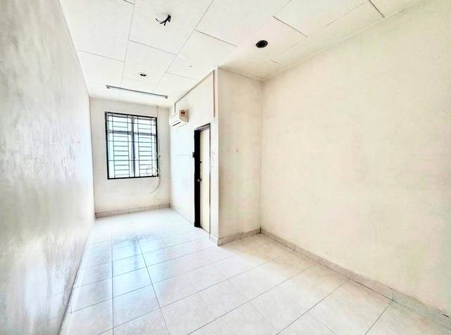 Nusa Bestari - Double Storey Terrace / Kitchen Extended / Near TF Mall - Thumbnail 6